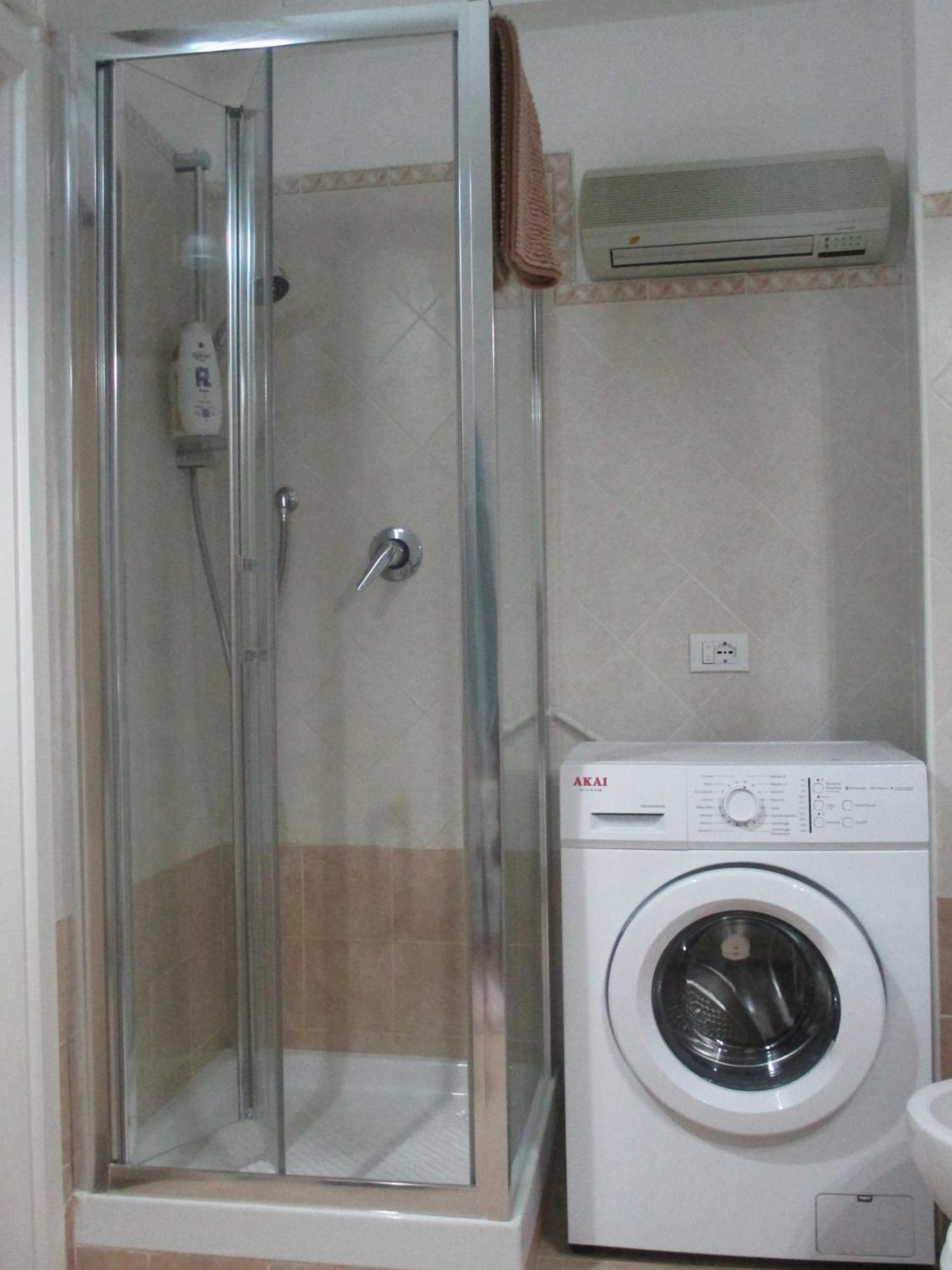 La Casa Del Nespolo Tranquillo Alloggio Vicino Alla Stazione San Remo Zewnętrze zdjęcie